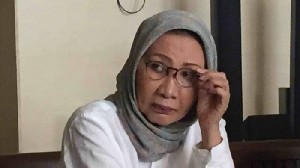 Merasa Dibohongi Oleh Nanik, Ratna Sarumpaet Menangis